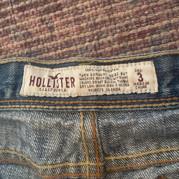 Hollister Jean Shorts Cut Off Raw Hem Frayed Destroyed Jeans Size 3 Dark Wash - Picture 6 of 9